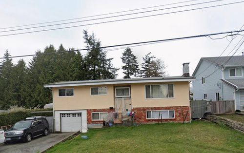 10605 138a St, Surrey, BC, V3T4L2 | Card Image