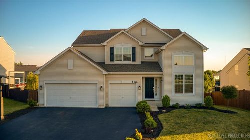 510 Windett Ridge Rd, Yorkville, IL, 60560-8950 | Card Image