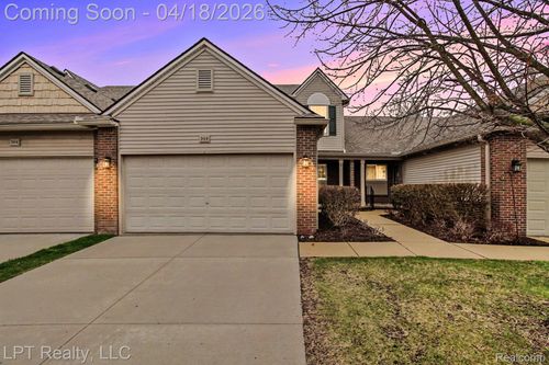360 Newberry Ln, Howell, MI, 48843-9562 | Card Image