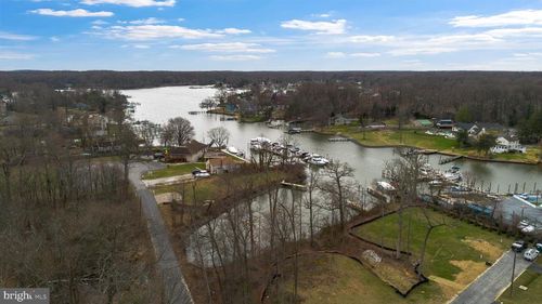 2027 William Ave, Essex, MD, 21221-1833 | Card Image