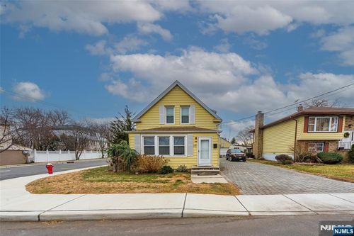 17 Dietrich St, Little Ferry, NJ, 07643-2105 | Card Image