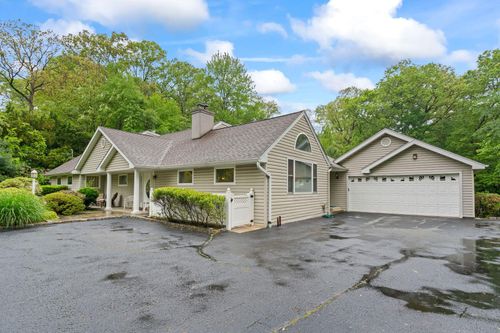 30 Darby Dr, Huntingtn Sta, NY, 11746-4726 | Card Image