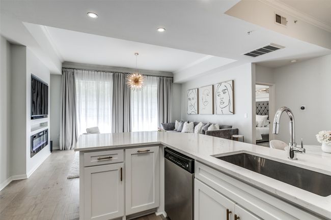 APT-220 - 3225 Turtle Creek Blvd, Condo with 2 bedrooms, 2 bathrooms and null parking in Dallas TX | Image 10