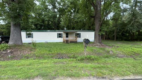 121 Pope Rd, Rose Hill, NC, 28458-8722 | Card Image