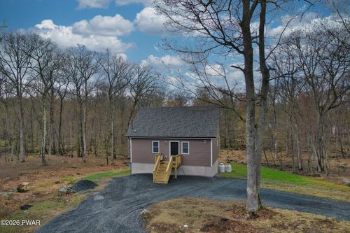 161 Ledgeway Dr, Dingmans Ferry, PA, 18328-9137 | Card Image