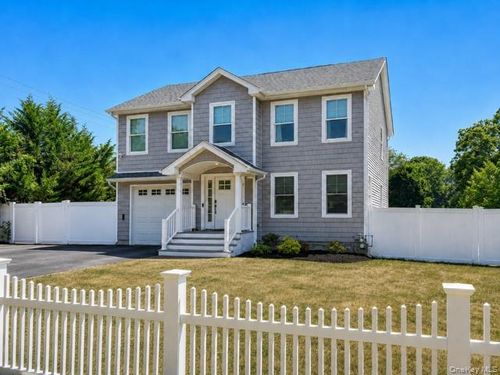 15 Comet Pl, Patchogue, NY, 11772-2185 | Card Image