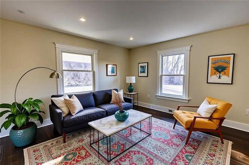 400 West St, Parkville, MO, 64152-3747 | Card Image