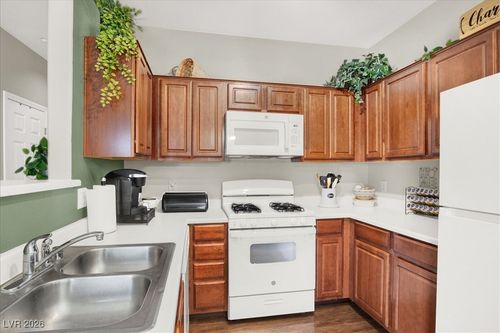 10443 Kitty Joyce Ave, Las Vegas, NV, 89129-3309 | Card Image