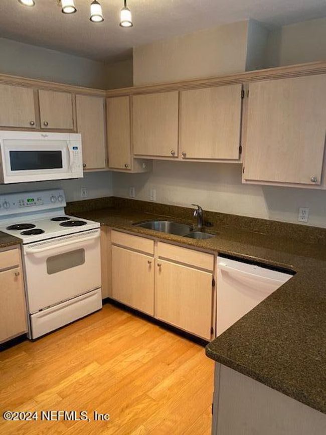 1111 - 1701 The Greens Way, Condo with 2 bedrooms, 2 bathrooms and null parking in JACKSONVILLE BEACH FL | Image 8