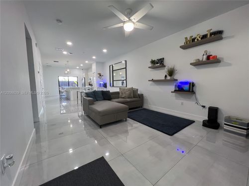 3-7825 Nw 104th Ave, Doral, FL, 33178-4458 | Card Image