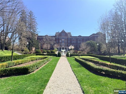 3104 Rio Vista Dr, Mahwah, NJ, 07430-4001 | Card Image