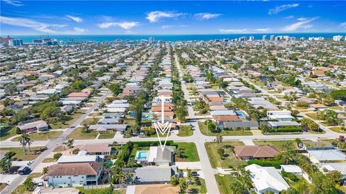 800 100th Ave N, NAPLES, FL, 34108-2242 | Card Image