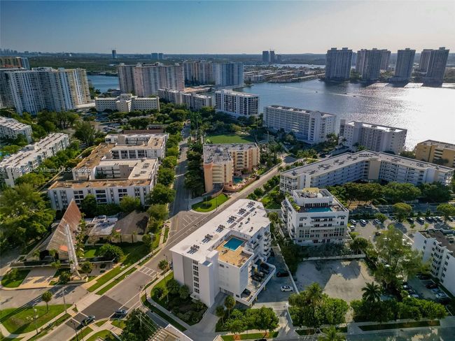 APT-402 - 17800 Atlantic Blvd, Condo with 1 bedrooms, 2 bathrooms and null parking in Sunny Isles Beach FL | Image 22