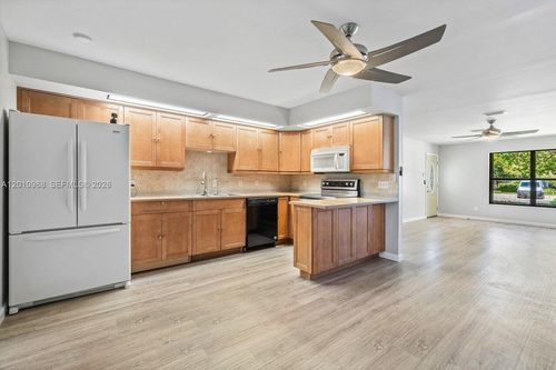 1367-1367 Riverside Cir, Wellington, FL, 33414-5514 | Card Image