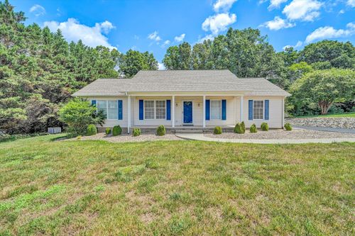 100 Meadow Brook Dr, Rocky Mount, VA, 24151-4136 | Card Image