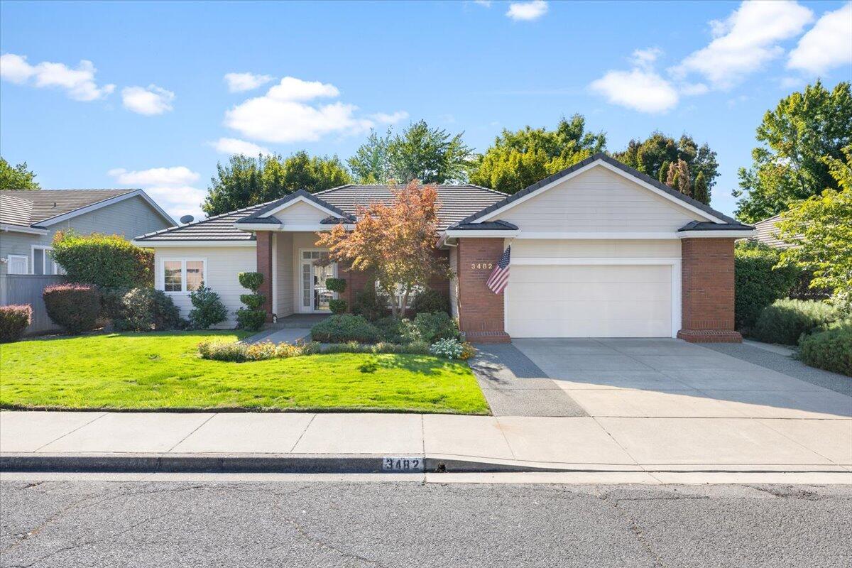 Parkway Dr, Medford, OR 97504