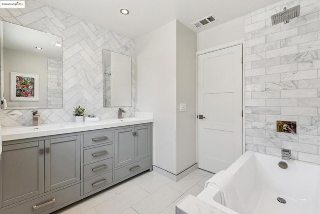 1026 Court St, House other with 4 bedrooms, 3 bathrooms and 1 parking in Alameda CA | Image 33