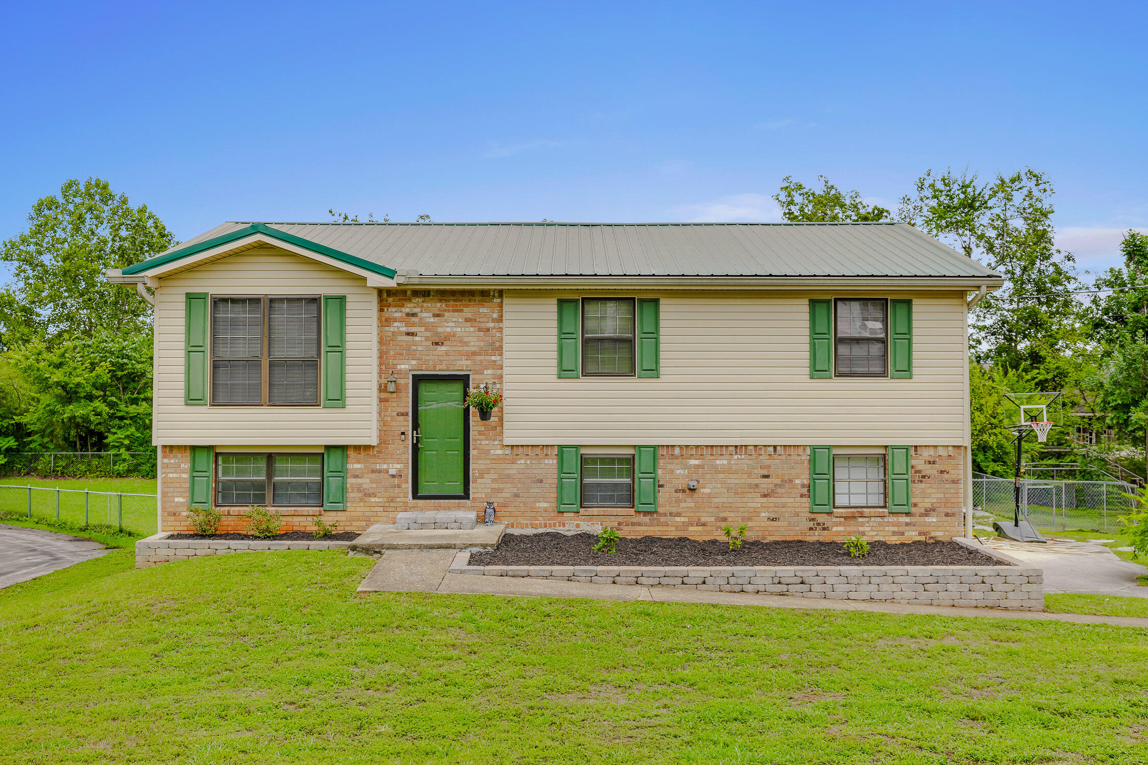 Shady Oak Dr, Ooltewah, TN 37363