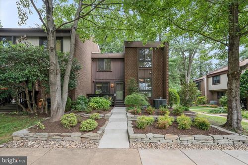 11860 S Lakes Ct, RESTON, VA, 20191-1835 | Card Image