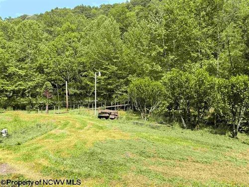 8557 Copley Rd, Weston, WV, 26452-8441 | Card Image