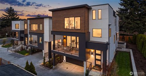 134 8th Ct, Kirkland, WA, 98033-5988 | Card Image