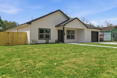 7040 Kinney Street, Houston, TX, 77087 | Card Image