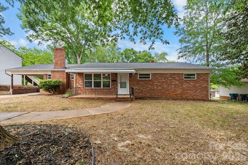 411 20th Ave Ne, Hickory, NC, 28601-1556 | Card Image