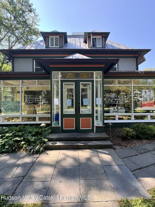 297 Tinker St, Woodstock, NY, 12498-1132 | Card Image