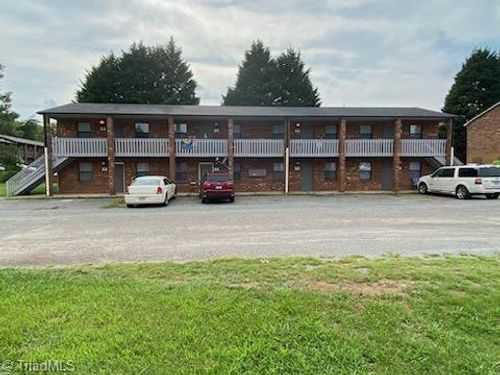 804 & 818 Meadow Ridge Ct, Winston Salem, NC, 27107-7806 | Card Image