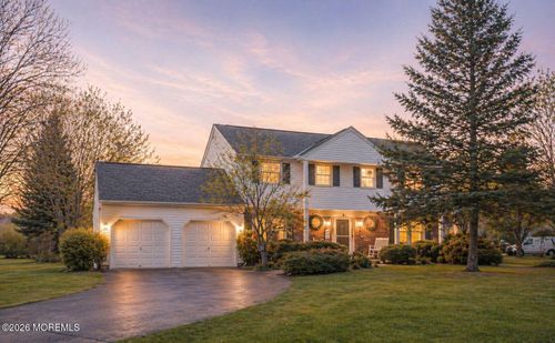 2 Wickham Ln, East Windsor, NJ, 08520-1210 | Card Image