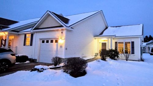 33 Old Stage Rd, Litchfield, NH, 03052-2361 | Card Image