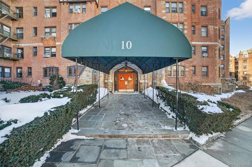 6m-10 Nosband Ave, White Plains, NY, 10605-2059 | Card Image