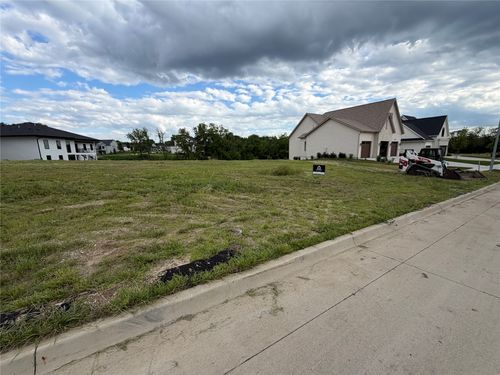 14812 Persimmon Dr, Urbandale, IA, 50323-2815 | Card Image