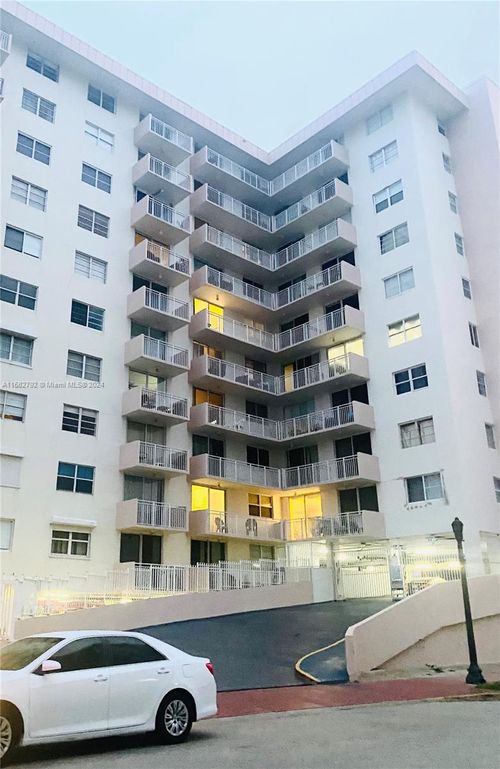 apt-307-345 Ocean Dr, Miami Beach, FL, 33139-6915 | Card Image