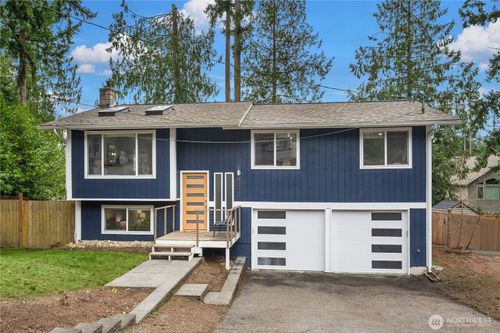 21239 Ne 10th Pl, Sammamish, WA, 98074-6732 | Card Image