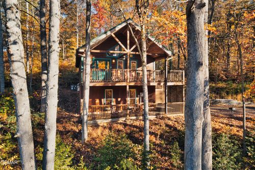 4135 Spring Creek Way, Sevierville, TN, 37876-4958 | Card Image