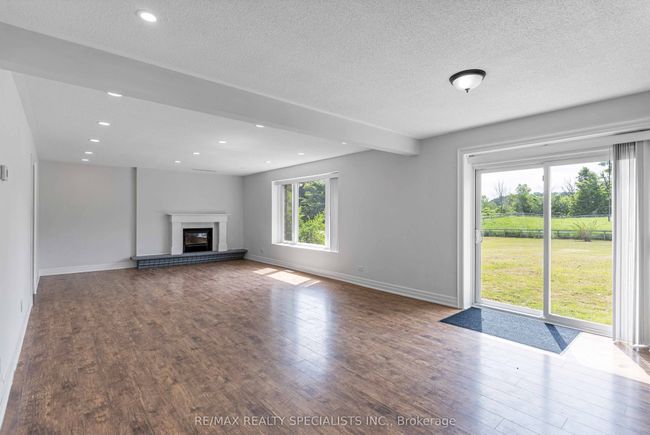 427194 25 Sideroad, House other with 8 bedrooms, 7 bathrooms and 10 parking in Mono ON | Image 12