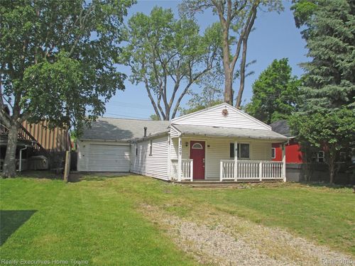 209 Bristol St N, Almont, MI, 48003-1010 | Card Image