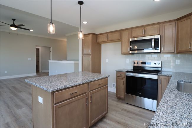 1198 Rock Hill Trail, Home with 4 bedrooms, 3 bathrooms and null parking in Jeffersonville IN | Image 6