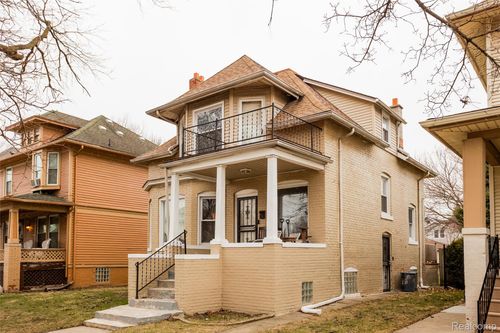 251 California St, Highland Park, MI, 48203-3519 | Card Image