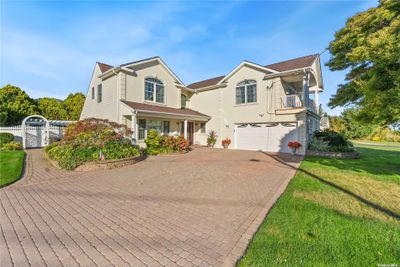 15 Cedar Point Drive, House other with 5 bedrooms, 2 bathrooms and null parking in West Islip NY | Image 1