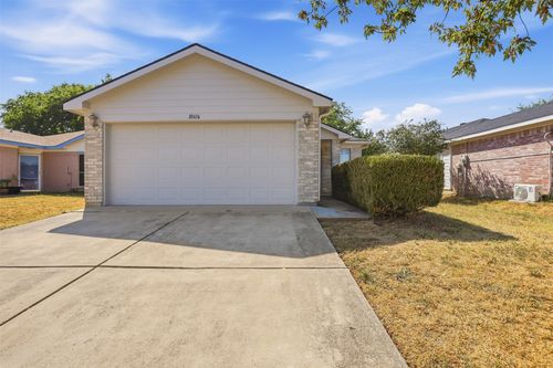 10616 Shadywood Dr, Fort Worth, TX, 76140-5464 | Card Image