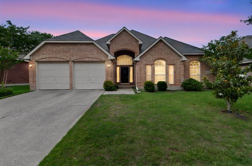 8804 Falcon View Dr, McKinney, TX, 75072-6704 | Card Image