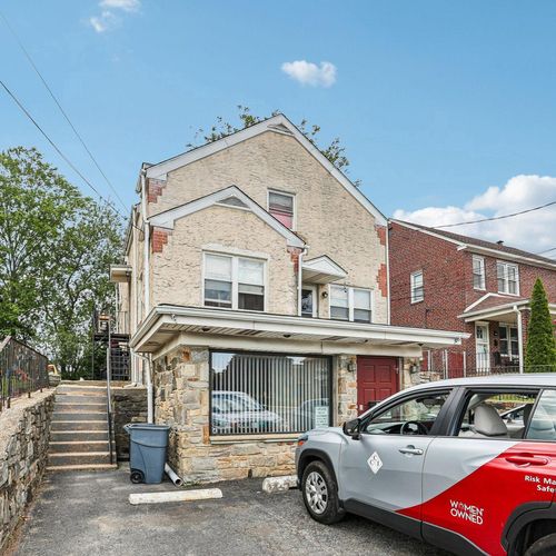 319 Macdade Blvd, FOLSOM, PA, 19033-2617 | Card Image