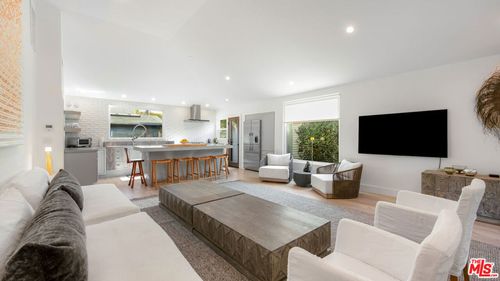 720 Angelus Pl, Venice, CA, 90291 | Card Image