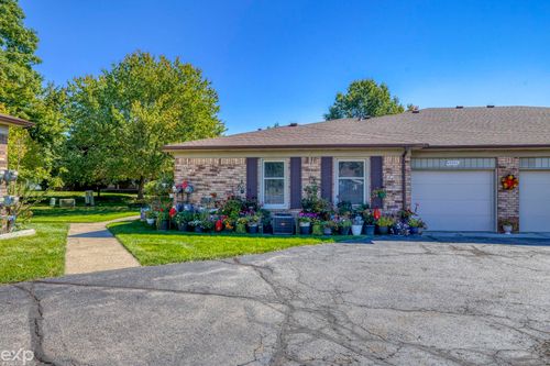 49554 Bishop Ct Court, Shelby Charter Township, MI, 48315 | Card Image
