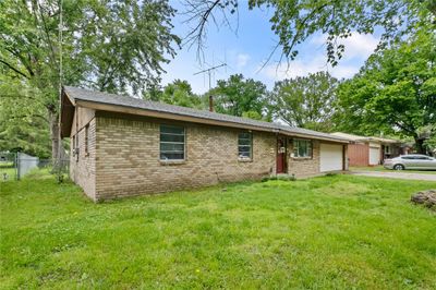 203 Se 12th Street, House other with 3 bedrooms, 1 bathrooms and null parking in Bentonville AR | Image 2