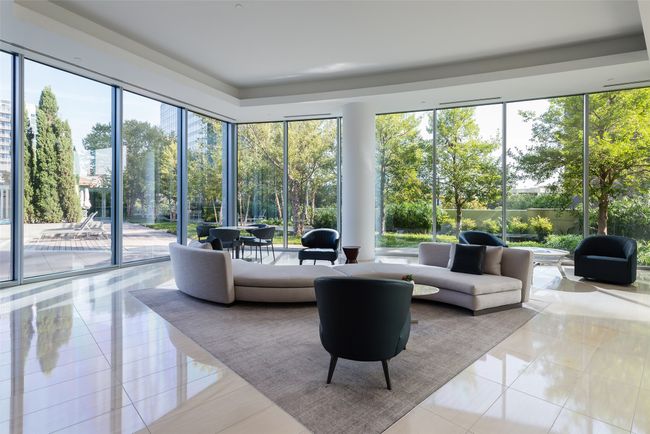 Social library room on pool level. | Image 28