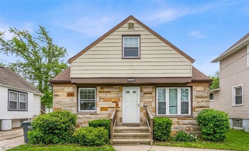 21980 Ivan Ave, Euclid, OH, 44123-3153 | Card Image