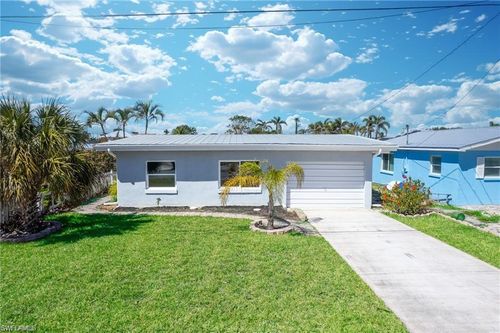 2421 Oleander St, SAINT JAMES CITY, FL, 33956-2074 | Card Image